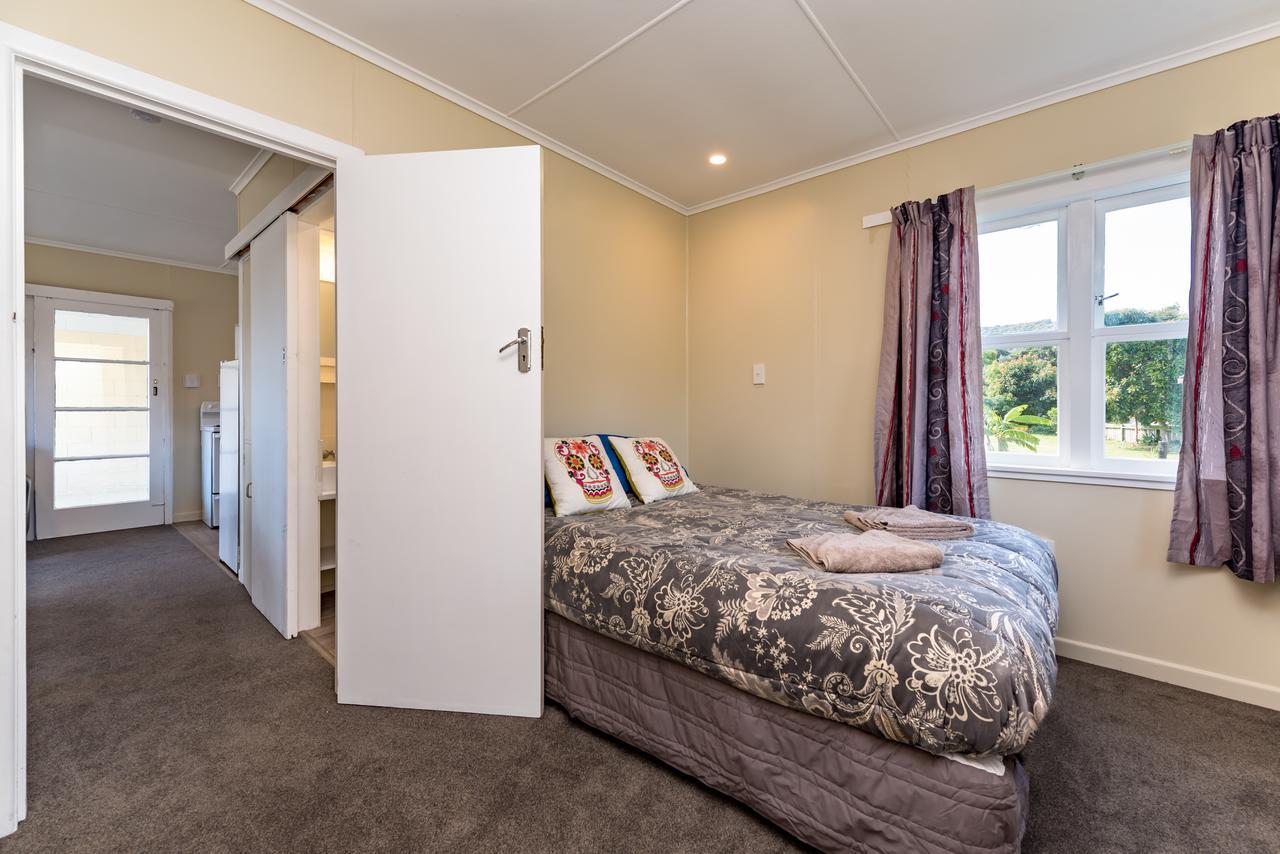 Waitangi Beach Bach 30B Esterno foto