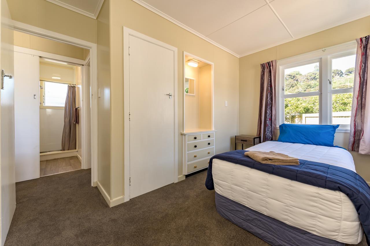 Waitangi Beach Bach 30B Esterno foto