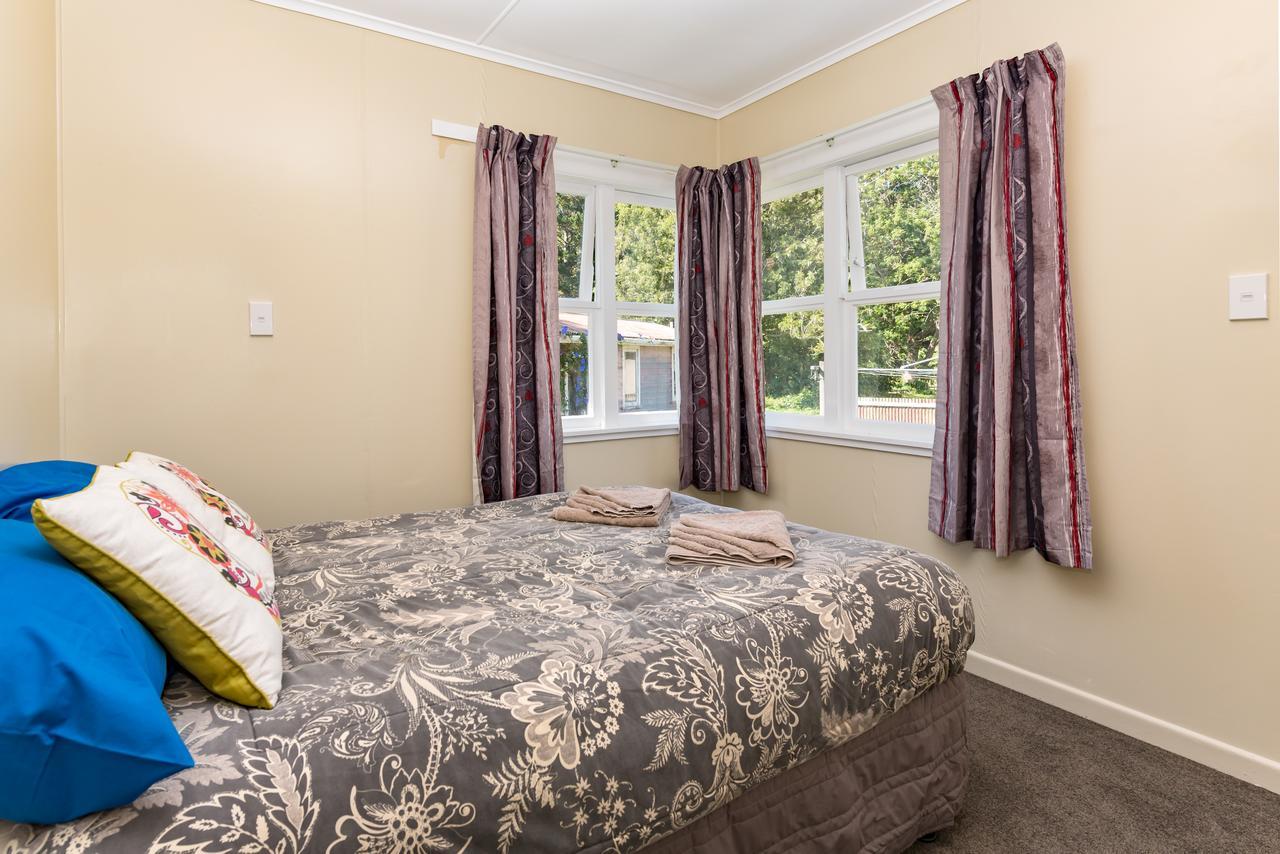 Waitangi Beach Bach 30B Esterno foto