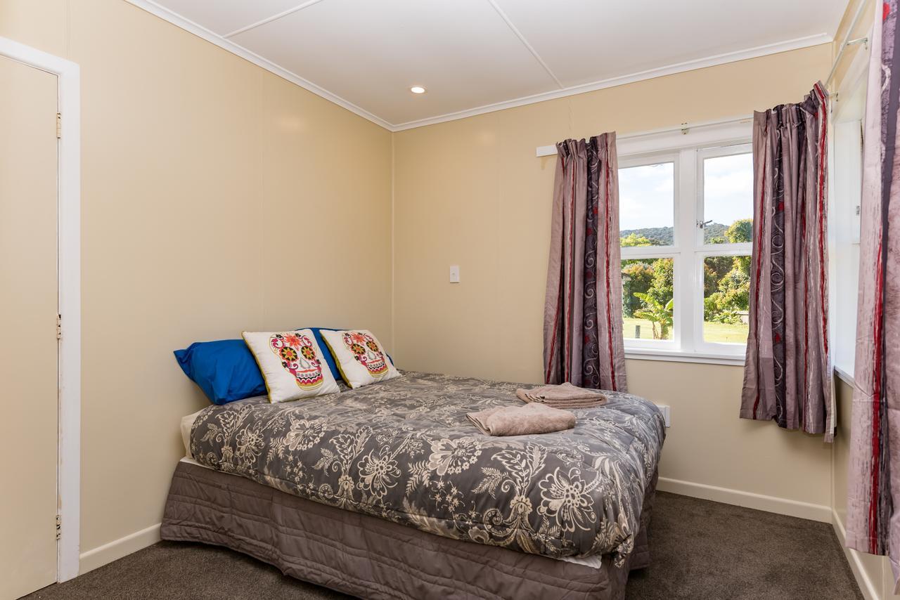 Waitangi Beach Bach 30B Esterno foto